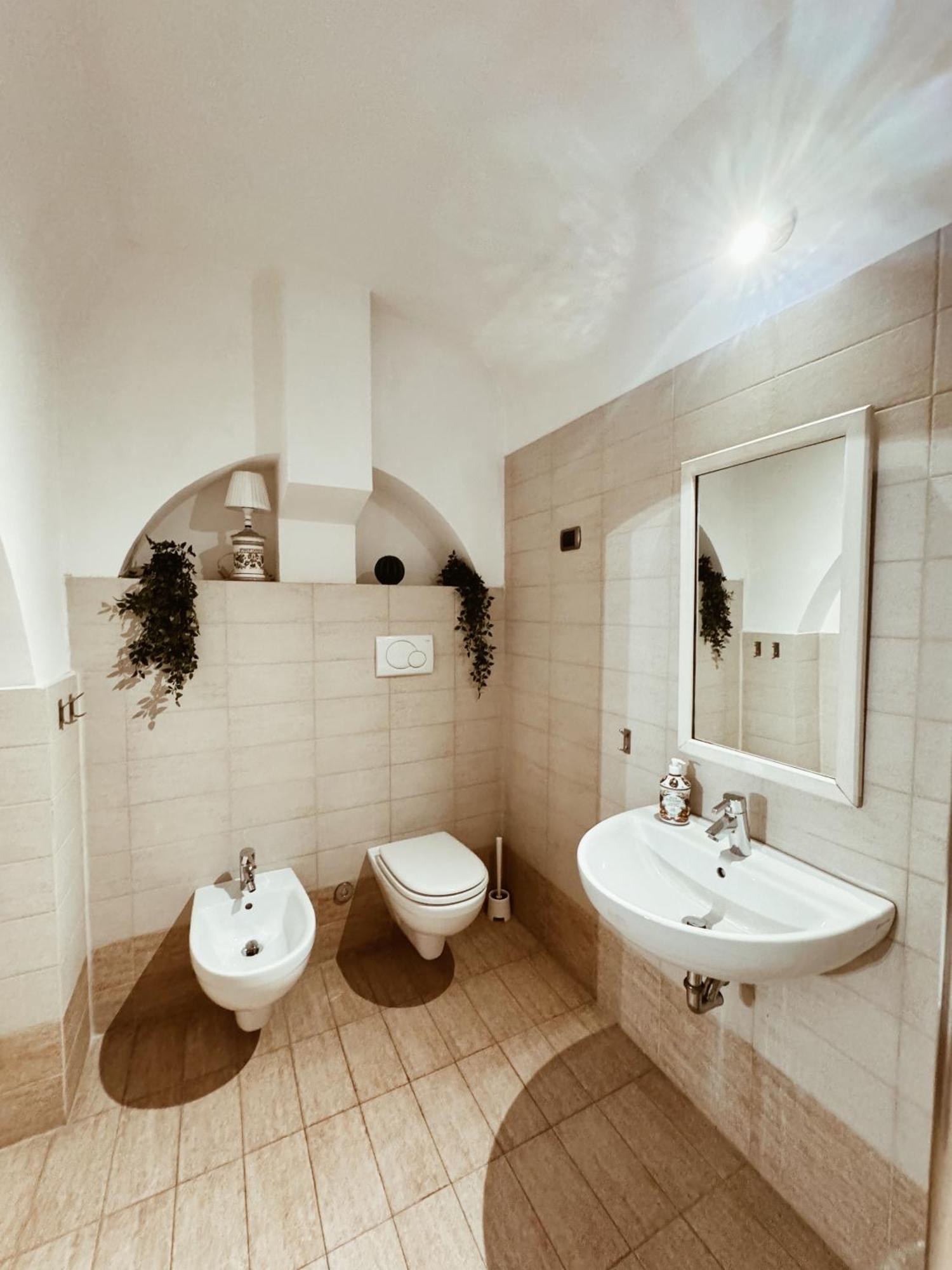 Residenza Tritone Luxury Guest House Trevi Fountain Rom Eksteriør billede