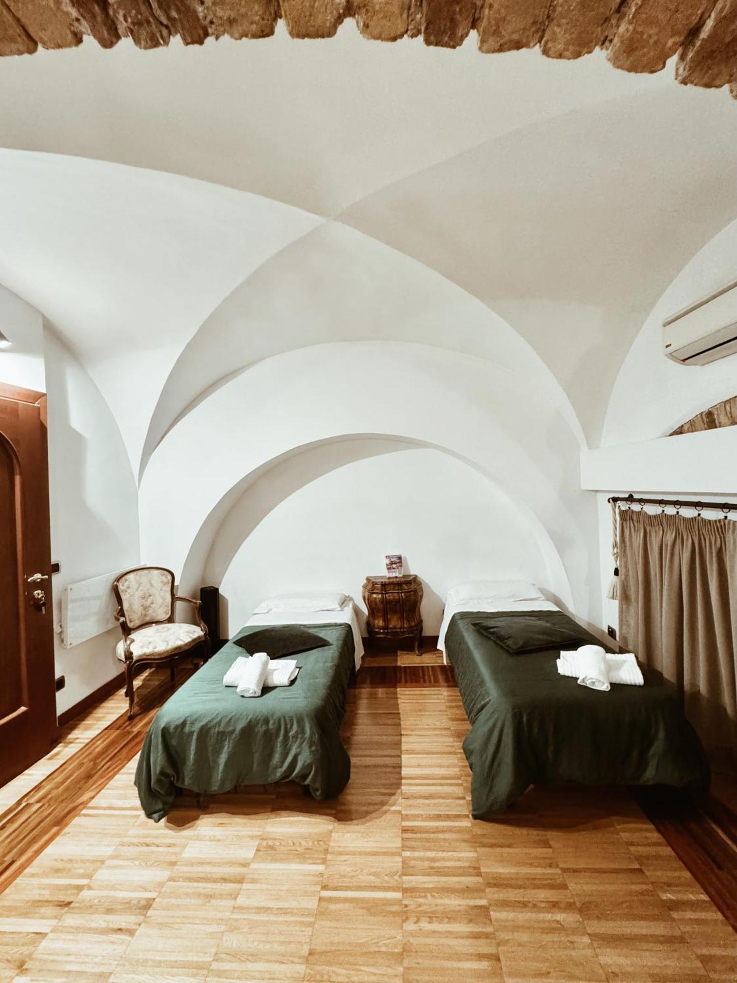 Residenza Tritone Luxury Guest House Trevi Fountain Rom Eksteriør billede
