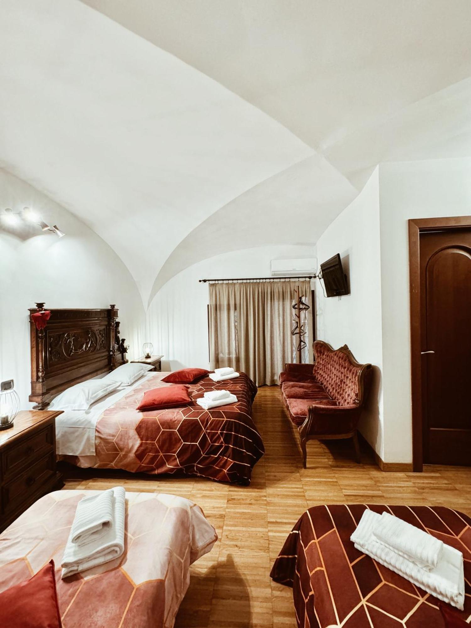 Residenza Tritone Luxury Guest House Trevi Fountain Rom Eksteriør billede